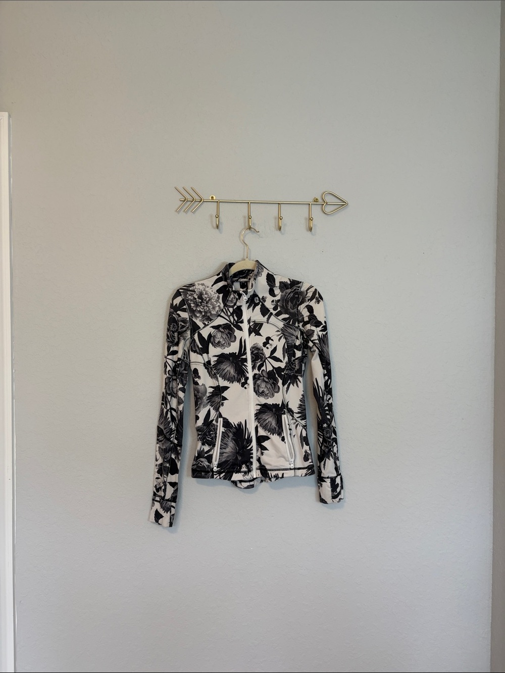 Lululemon Define Jacket Secret Garden Floral Brisk Bloom Black White Size 4
